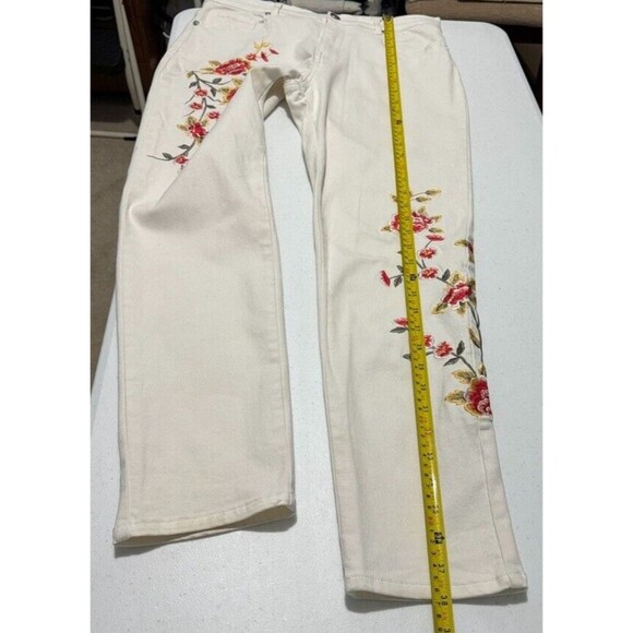 DG2 Diane Gilman Womens Virtual Stretch Floral Embroidered White Jeans 12P NWOT - Picture 11 of 16